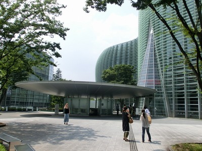 国立新美術館1.jpg